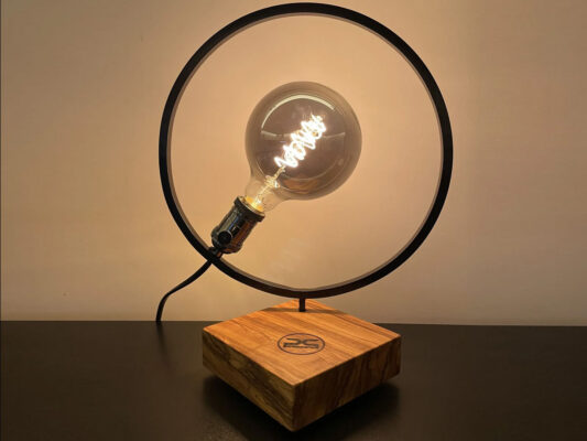 Lampada da tavolo vintage design rustico in legno 3 luci GL0214